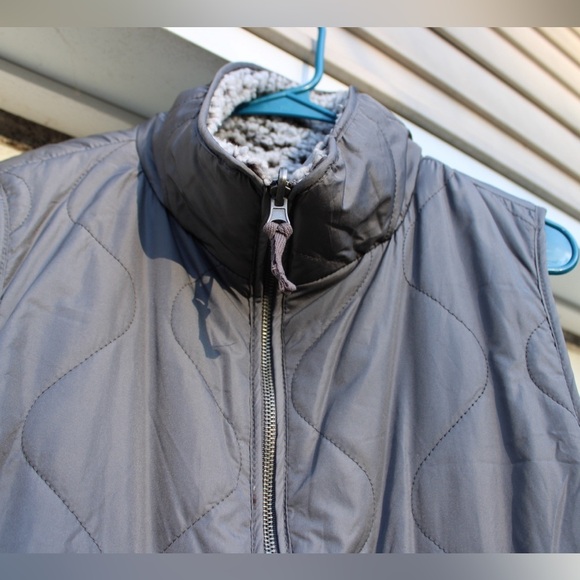 NWT Thread and Supply Large Gray Vest - Picture 4 of 9